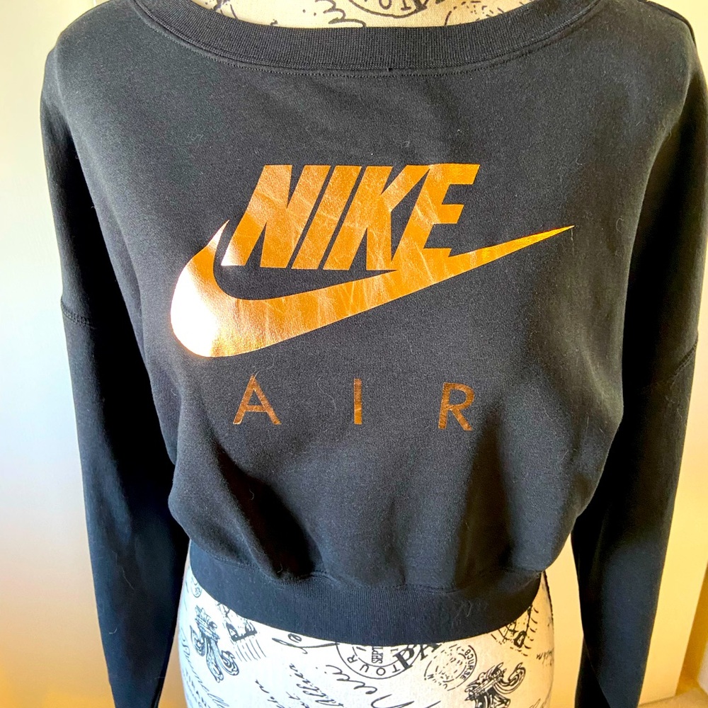 Nike air crop sweatshirt. Rose gold shiny lettering, rose gold zipper. SZ MED